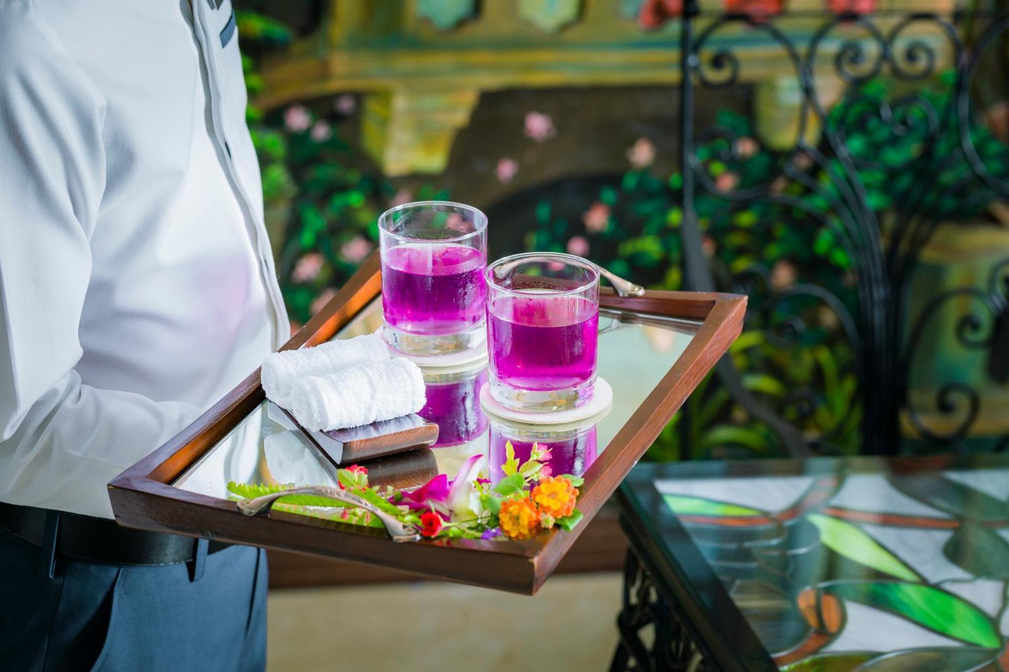 Happy Life Grand Hotel & Rooftop Skybar Хошимин Екстериор снимка
